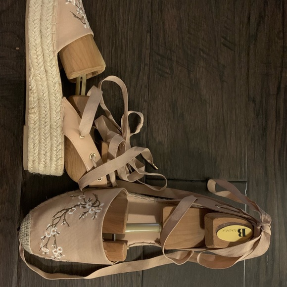 floral espadrilles - Picture 3 of 5